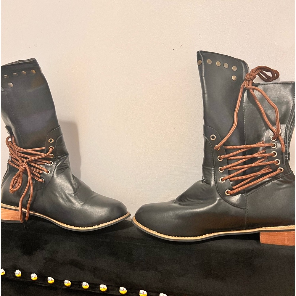 Ladies black lace up boot new without tags never worn size 8 1/2